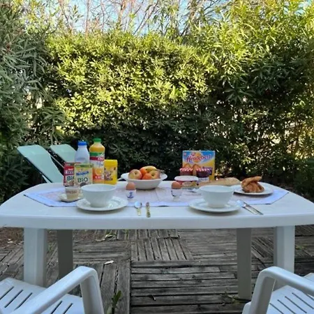 A La Roquille, Piscine, Tennis, Parking, Proche Plages Et Village Naturiste - Fr-1-749-21 Apartamento *