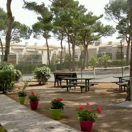 A La Roquille, Piscine, Tennis, Parking, Proche Plages Et Village Naturiste - Fr-1-749-21 Apartamento *